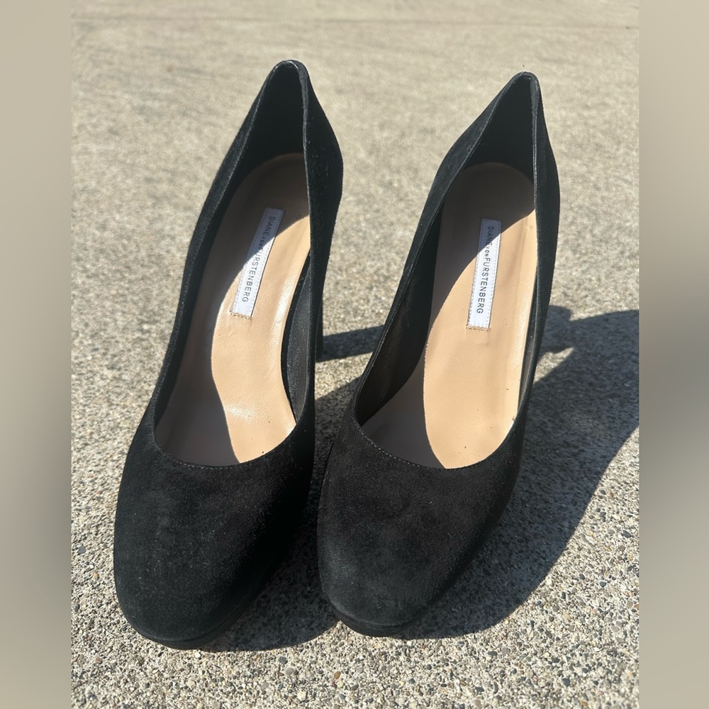 Diane Von Furstenberg Classic Black Heels